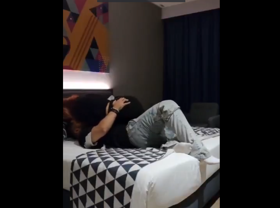 Bercocok Tanam Di Kamar Pacar