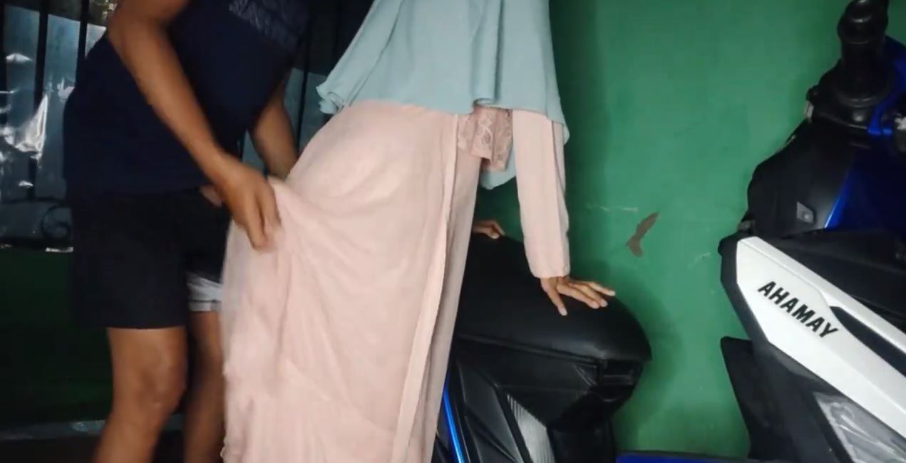Sensasi Baru Gituan Di Atas Motor Sambil Di rekam Viral