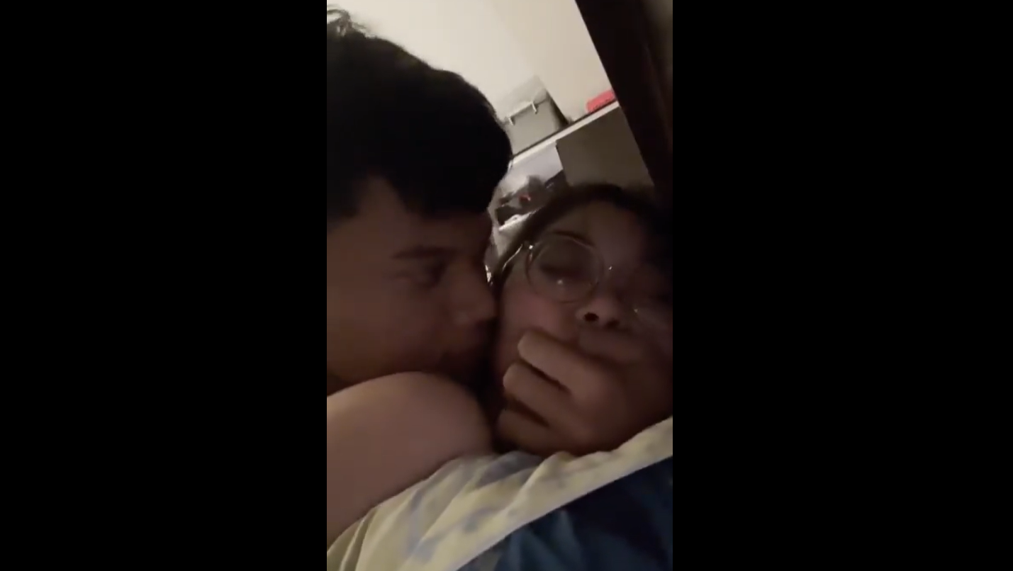 Viral Terbaru Cewe Cantik Mendesah Sangat Keras Ketahuan Warga